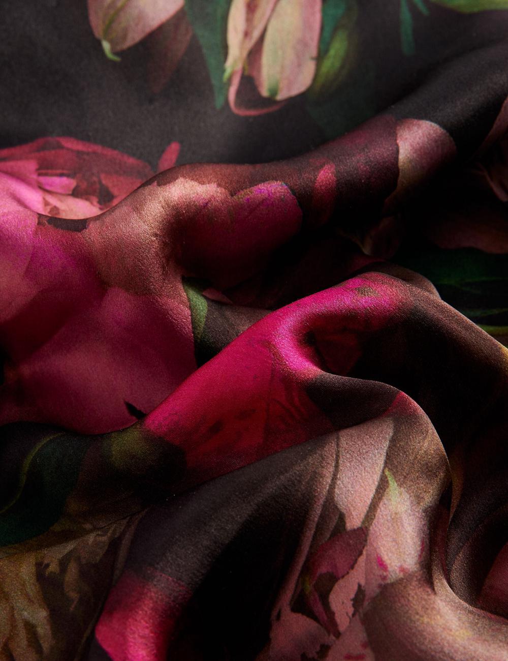 Black Ted Baker LEEEAA - Printed Silk Satin Square Women Scarves | SG  0196-EGAMF