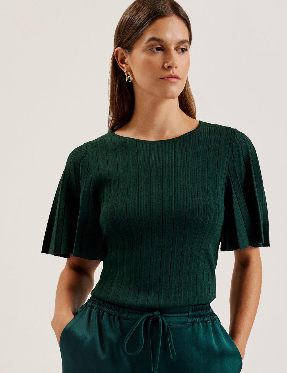 Dk-Green Ted Baker IIVANNA - Ribbed Knit Top With Fluted Short Sleeves Women Jumpers | SG  7316-XSMBD