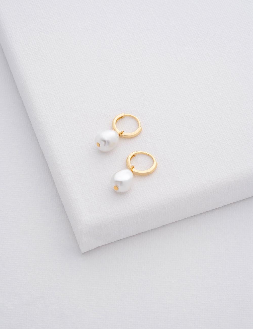 Gold Ted Baker PERIAA - Pearl Drop Pendant Huggie Women Earrings | SG  3485-HYNGB
