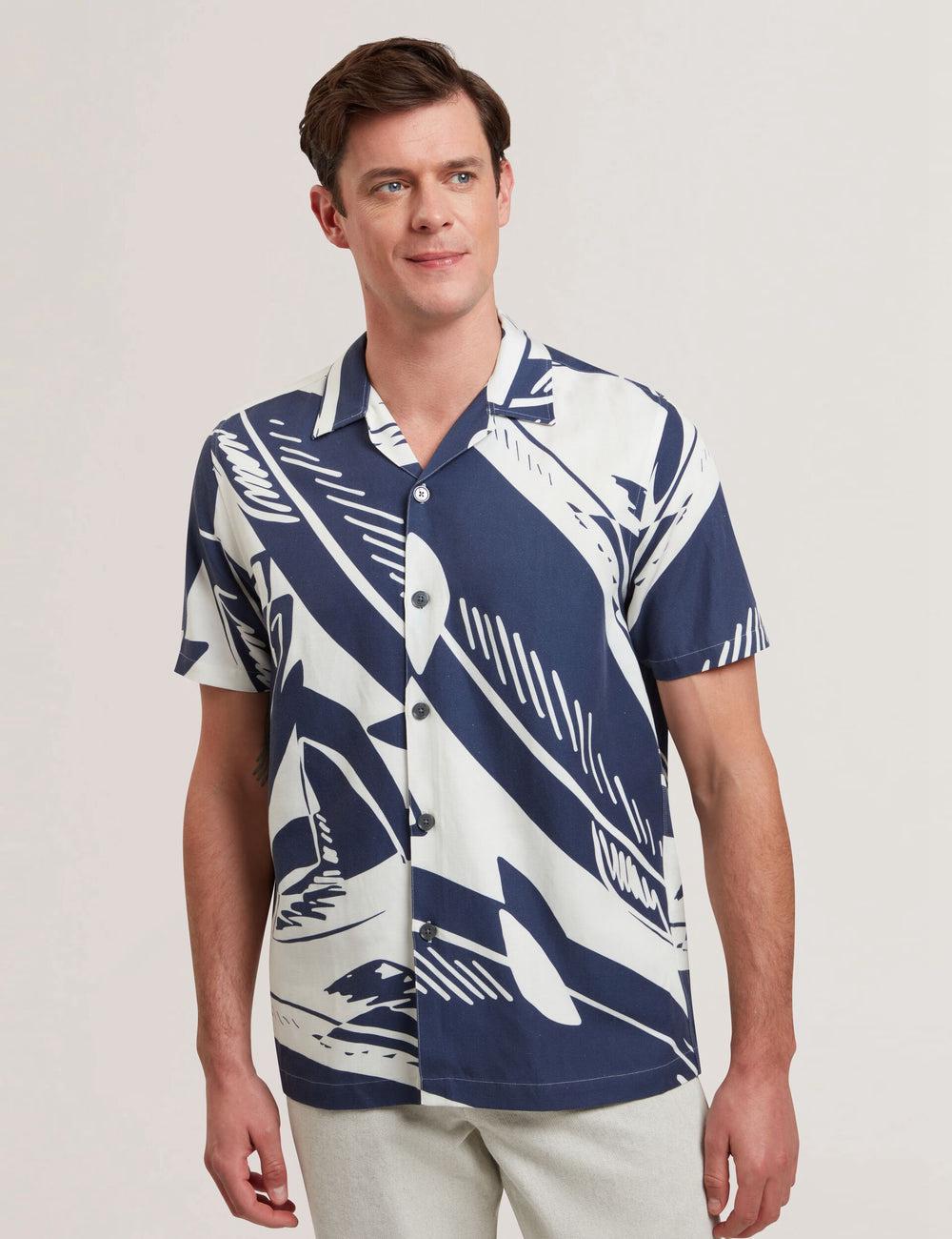 Mid-Navy Ted Baker HEUKELS - Short Sleeve Relaxed Fish Print Men Casual Shirts | SG  3651-YSZKL
